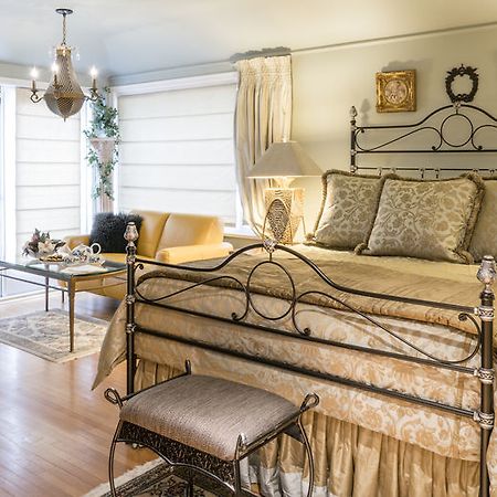 Crystal'S View Bed & Breakfast Норт Ванкувър Екстериор снимка