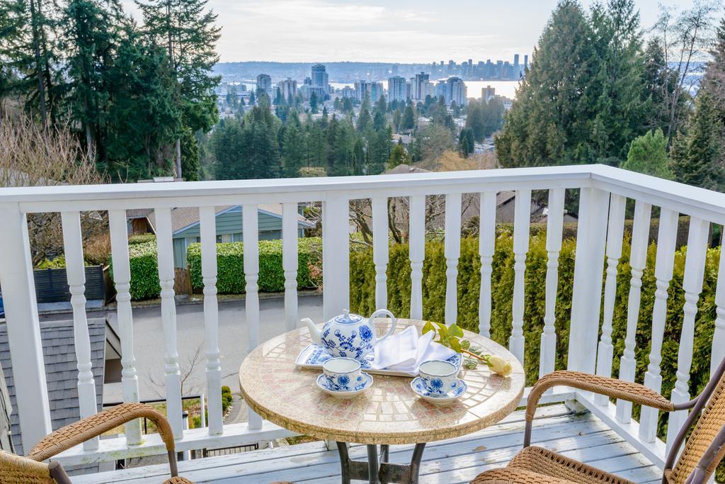Crystal'S View Bed & Breakfast Норт Ванкувър Екстериор снимка
